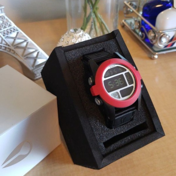 NIXON Baja Black & Red Polycarbonate Men's Watch - Picture 4 of 4